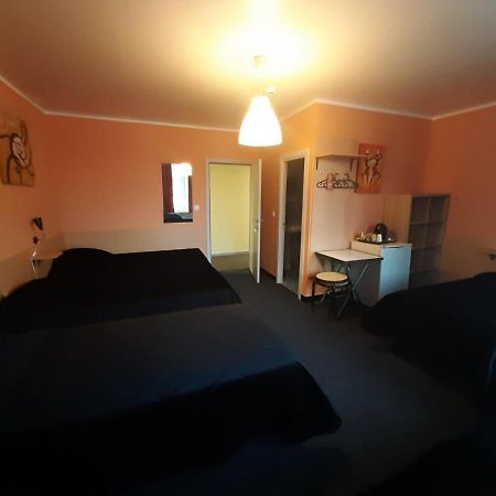 Hotel Melissa Peruwelz Bagian luar foto